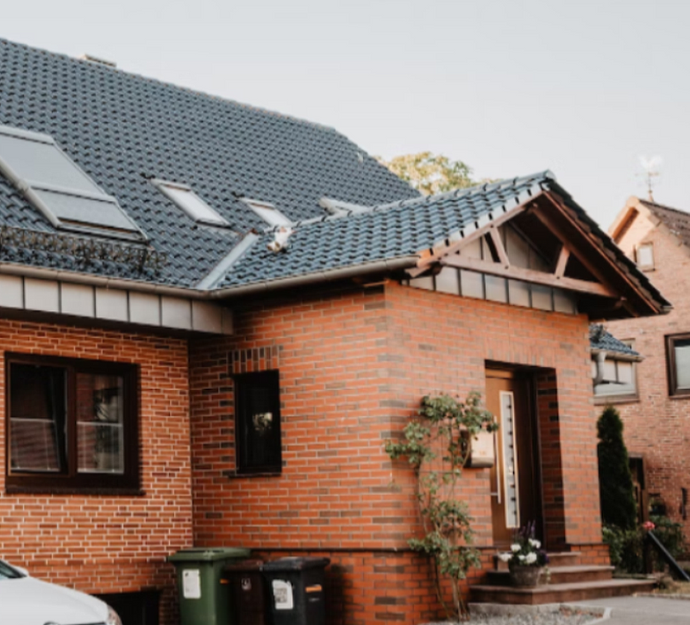 How to Choose Roof Color for Red Brick House